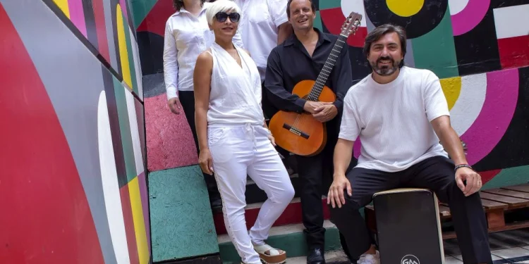La emblemática banda Simpecao celebra más de 30 años de rumba flamenca con un show histórico en el Cine Teatro Municipal