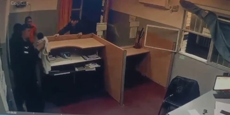 Desesperante rescate en Rawson: policías salvaron la vida de una beba de dos semanas que se había ahogado con leche