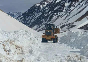 Alerta por un nuevo temporal de nieve en Agua Negra: refuerzan el operativo de despeje en la Ruta 150